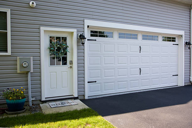 24/7 Emergency Garage Door Panel Replacement experts in Goose Creek Village, VA